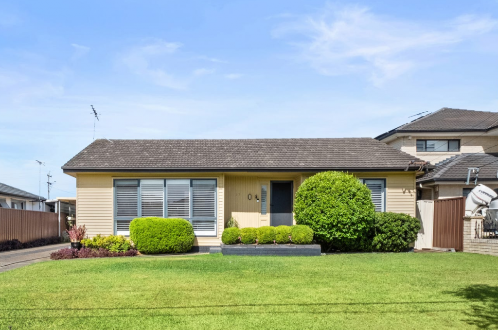 27 Fiona St, Mount Pritchard, NSW 2170