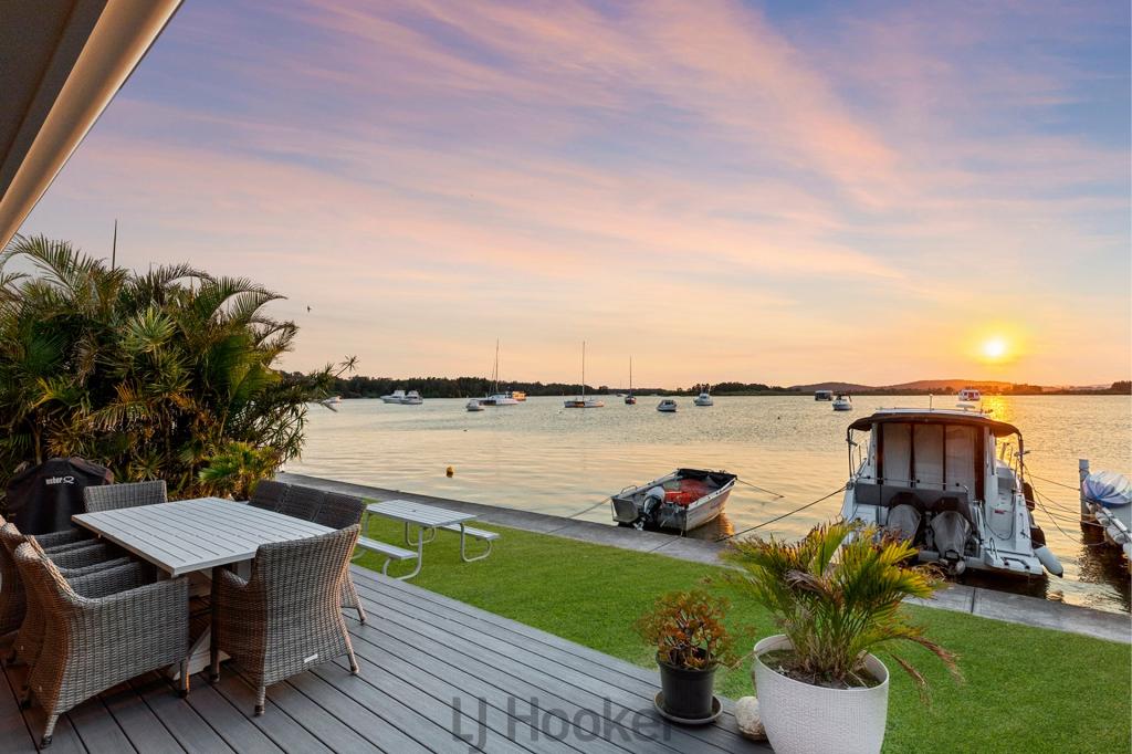 23 Marks Pde, Marks Point, NSW 2280