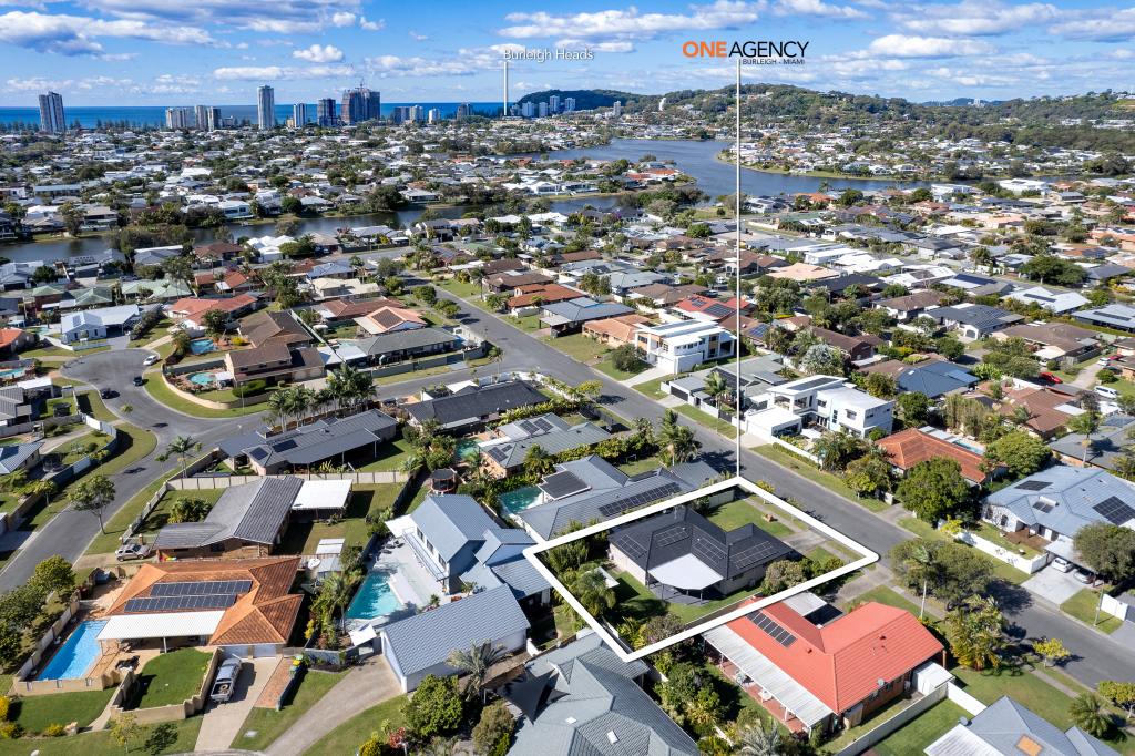 19 Razorbill St, Burleigh Waters, QLD 4220