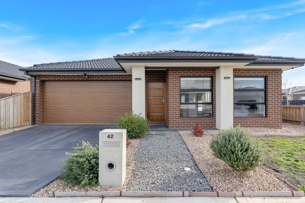 42 POSSUM DR, BEVERIDGE, VIC 3753