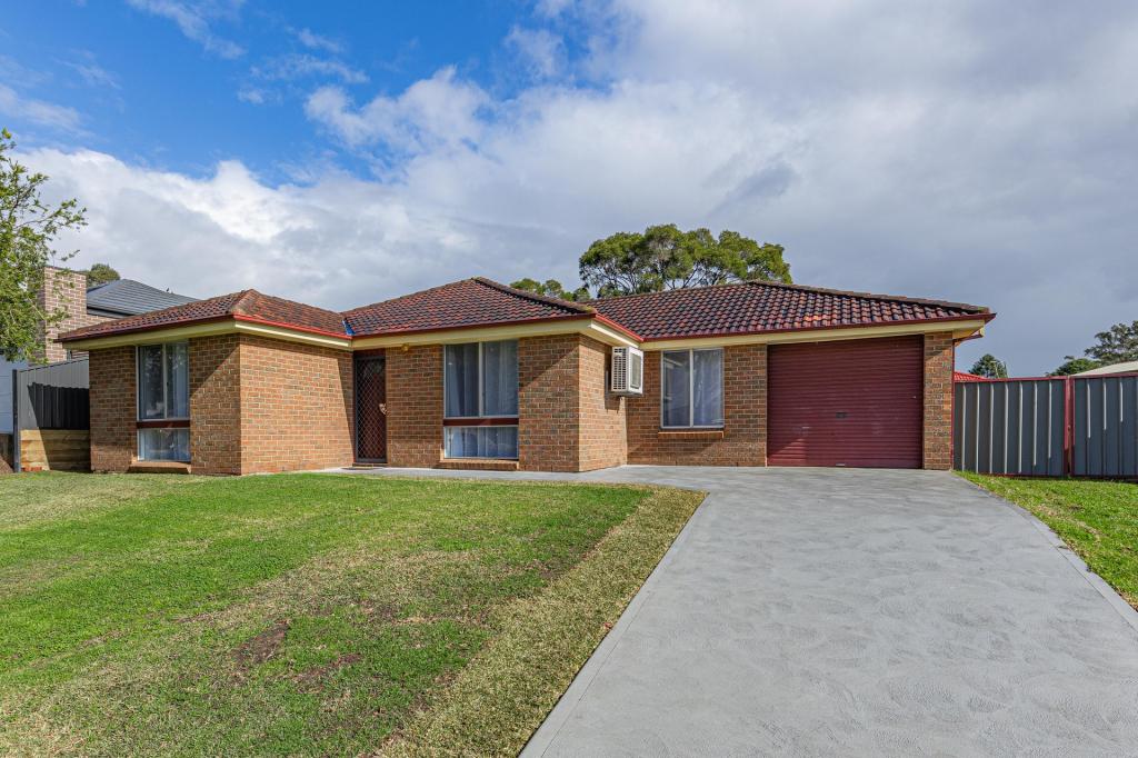 5 Coolong Cres, St Clair, NSW 2759
