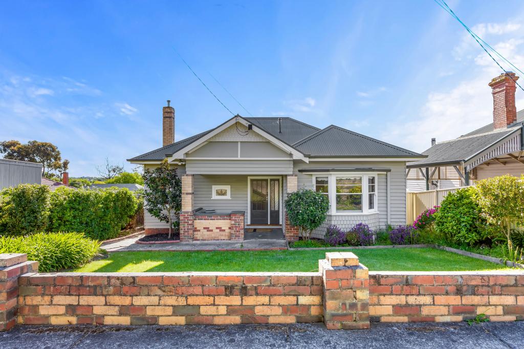 703 Neill St, Soldiers Hill, VIC 3350