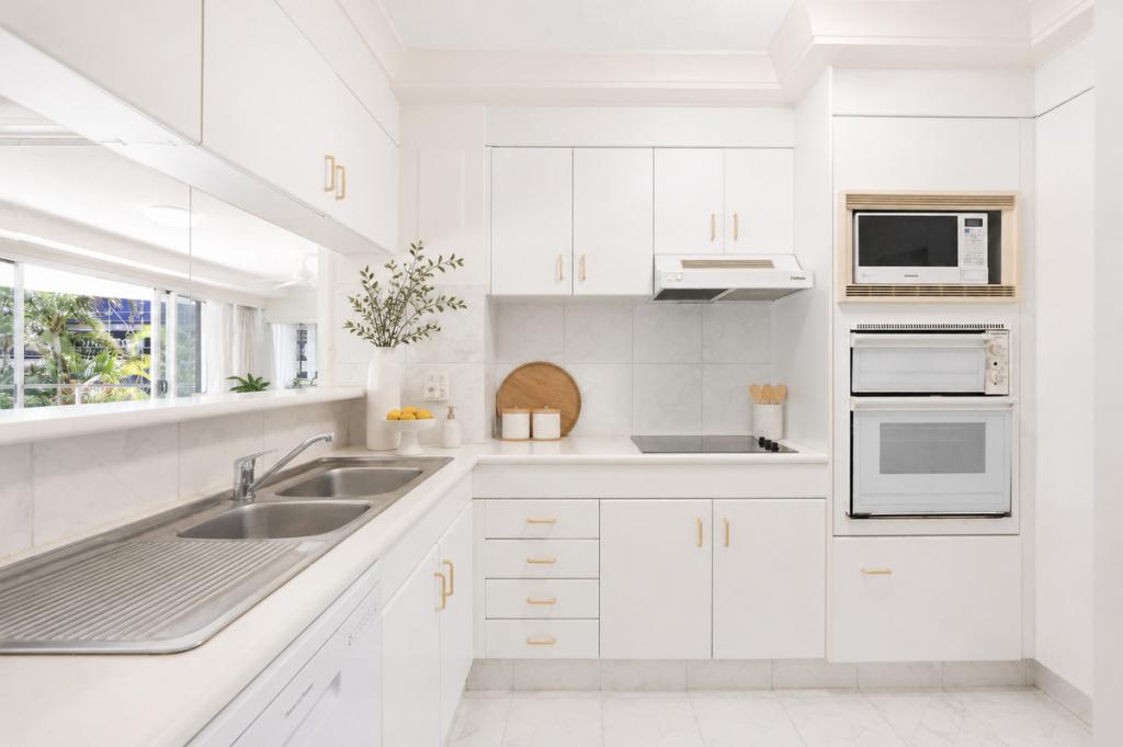 2b/3 Second Ave, Burleigh Heads, QLD 4220