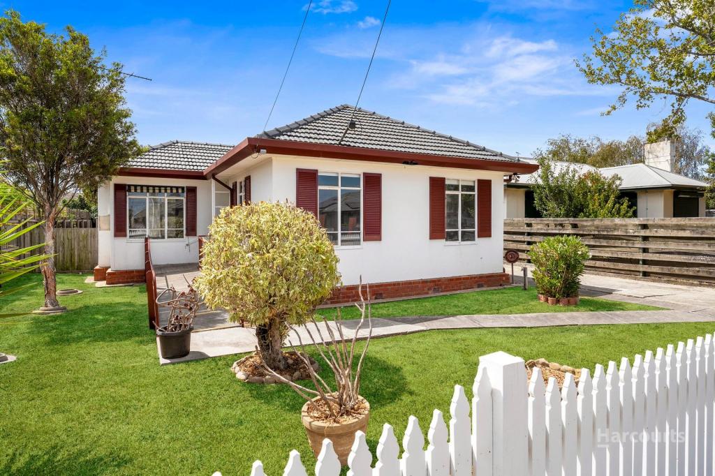 33 Pettitt Cres, Norlane, VIC 3214