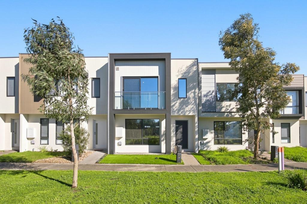 10 Helensburch Passage, Cranbourne West, VIC 3977