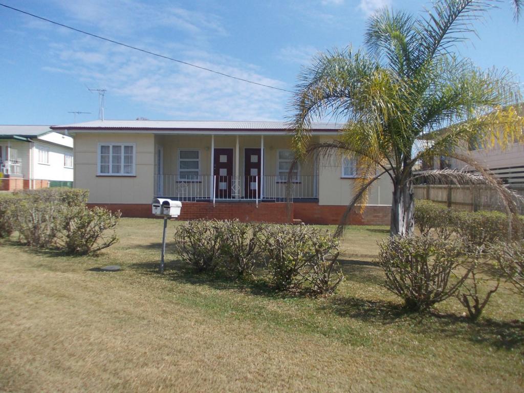 2/18 Cairns Rd, Ebbw Vale, QLD 4304