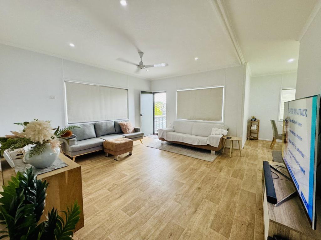 53 CLEMENTS ST, MORANBAH, QLD 4744