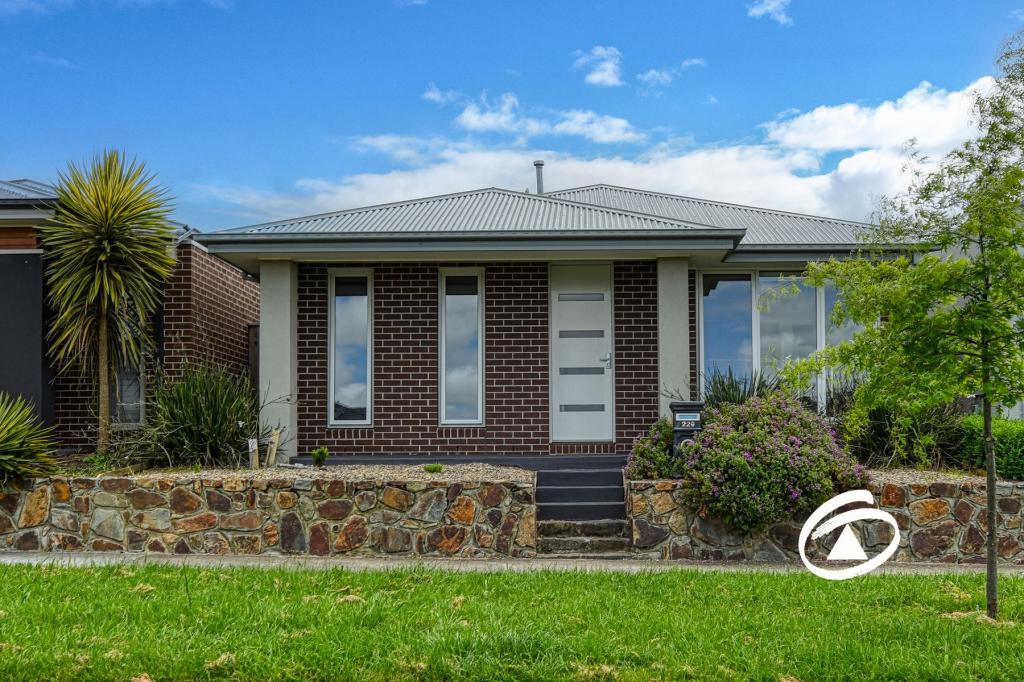 229 PINK HILL BVD, OFFICER, VIC 3809