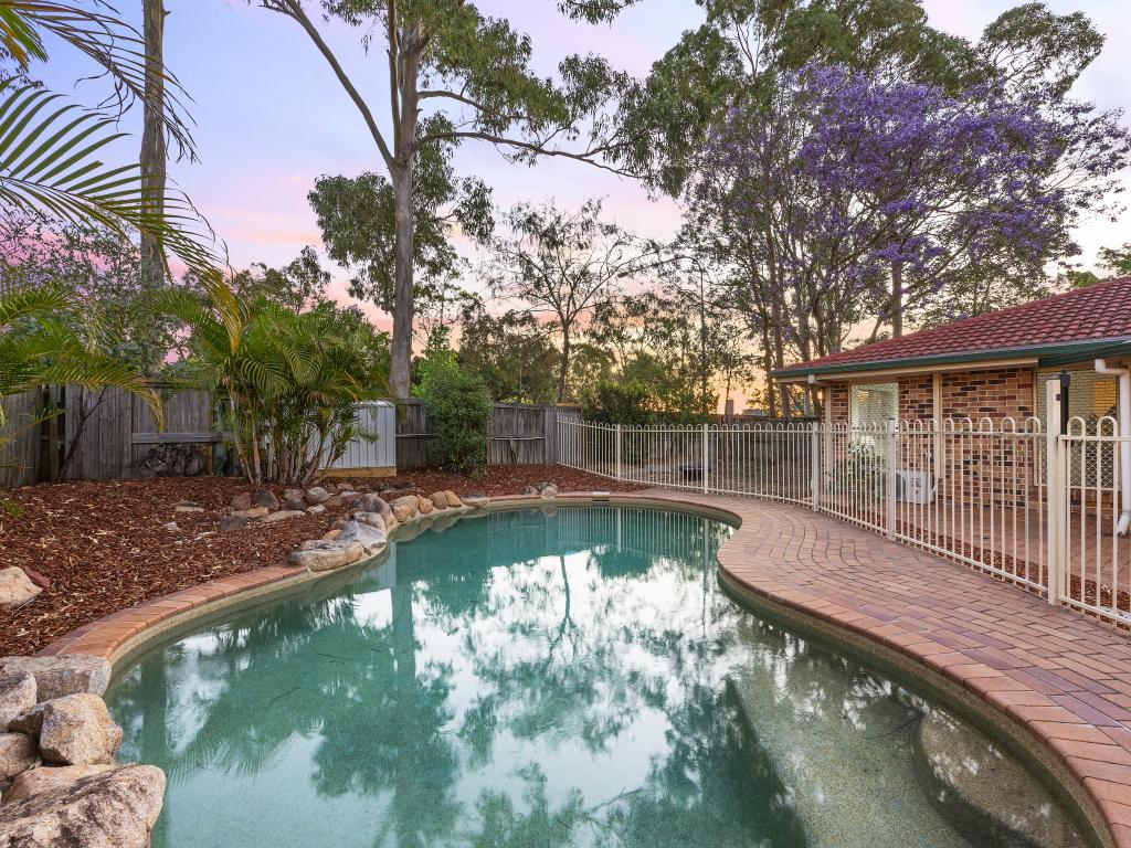 19 Clarendon Cct, Forest Lake, QLD 4078