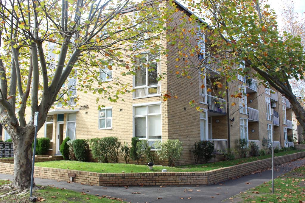 15/22B CRIMEA ST, ST KILDA, VIC 3182