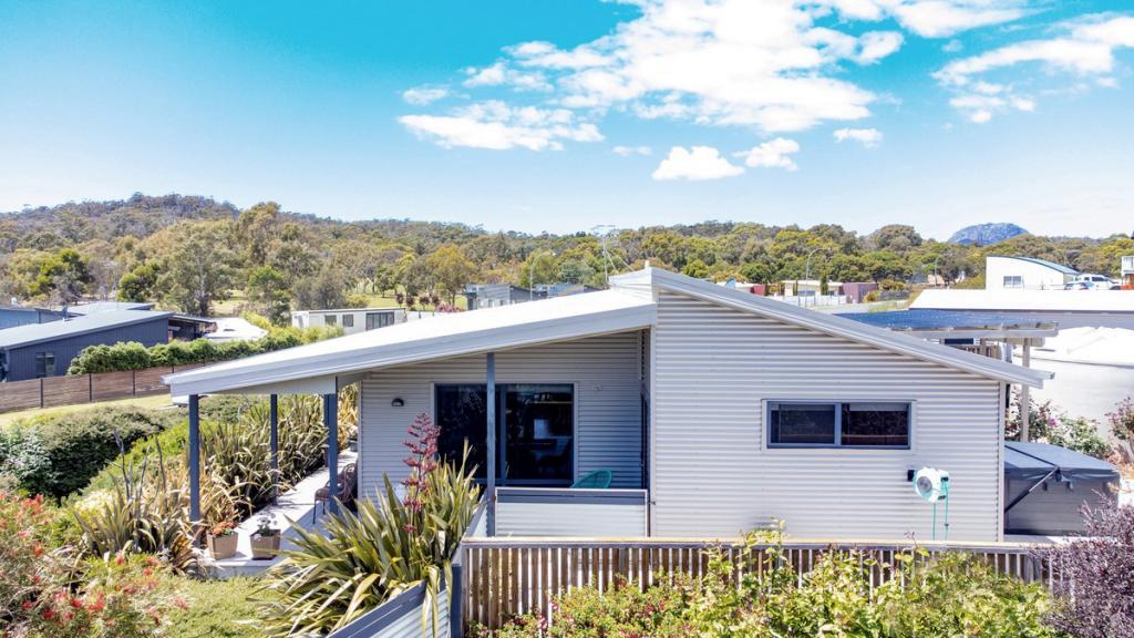 1 PATSY CT, COLES BAY, TAS 7215