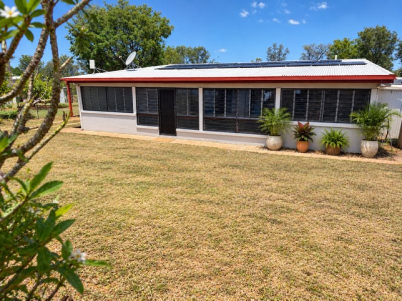 7 Sunrise Rd, Sapphire Central, QLD 4702