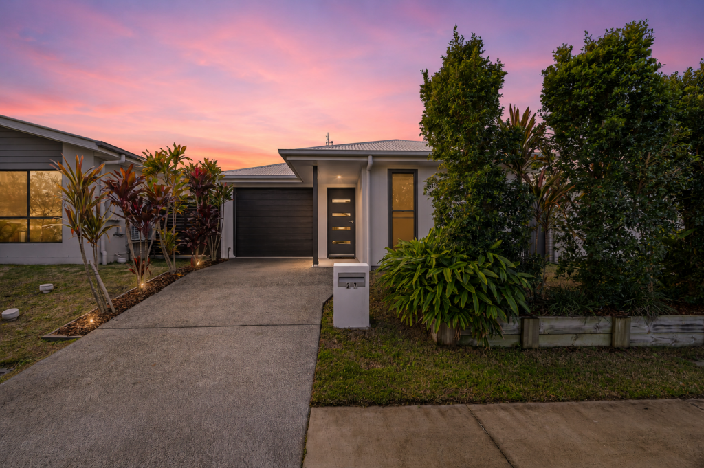 27 CAPE BARREN CCT, BANYA, QLD 4551