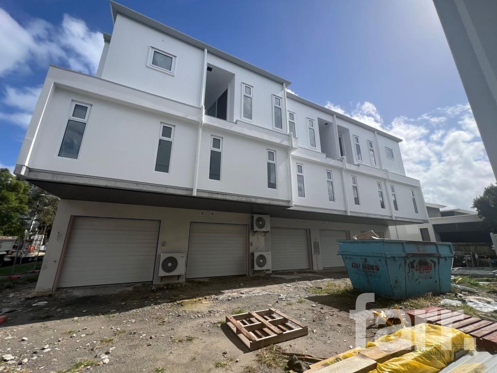 3/36 BAYVIEW ST, RUNAWAY BAY, QLD 4216