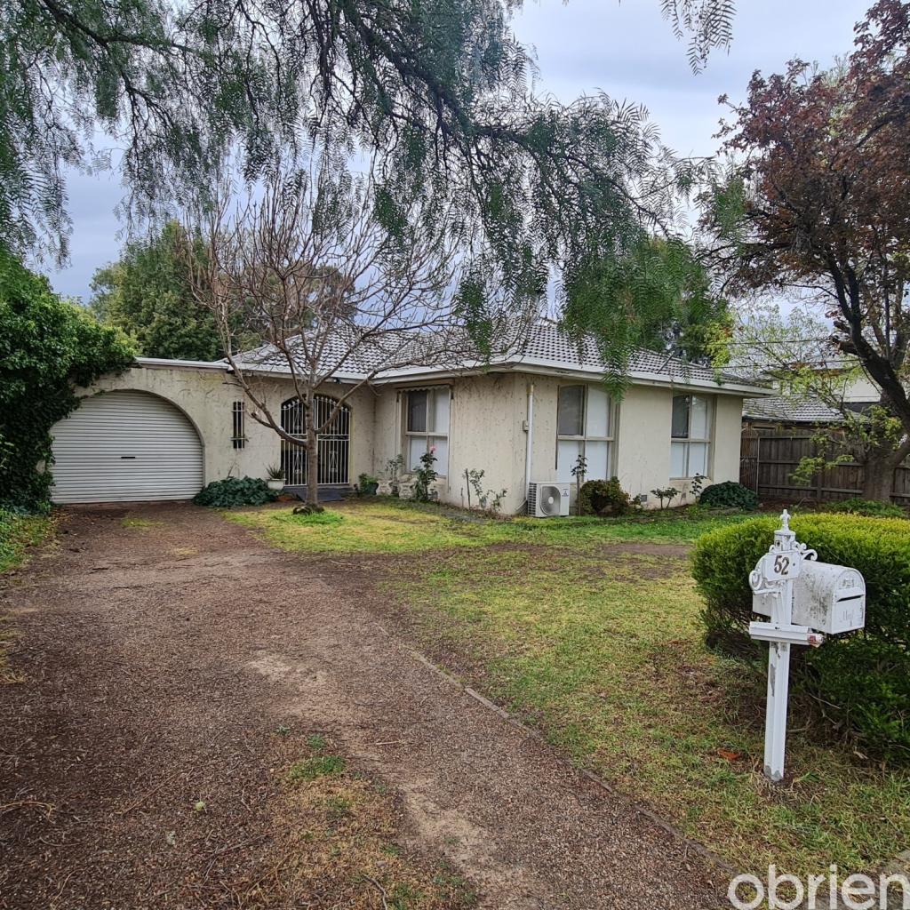 52 DOUGLAS AVE, ST ALBANS, VIC 3021