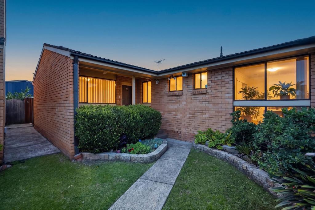 24/15 Kookaburra St, Ingleburn, NSW 2565