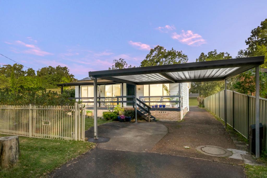 49 Warner Ave, Tuggerawong, NSW 2259