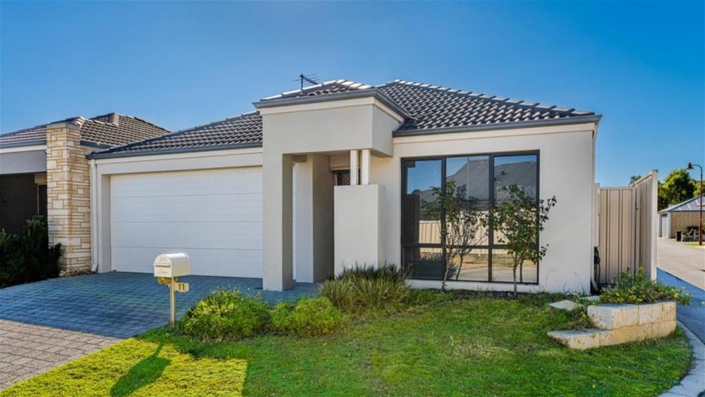 11 Sandals Way, Meadow Springs, WA 6210