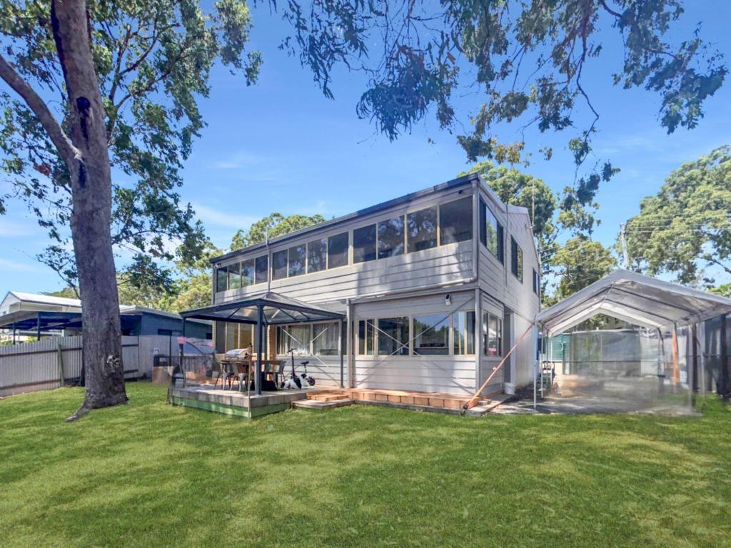 43 Blue Bay Cres, Macleay Island, QLD 4184