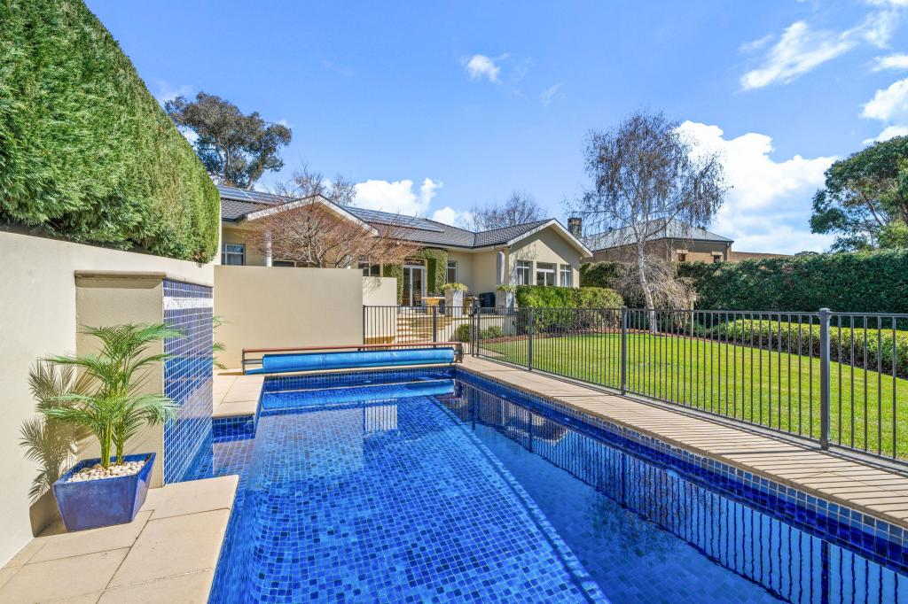 5 Camphorwood Cl, Jerrabomberra, NSW 2619