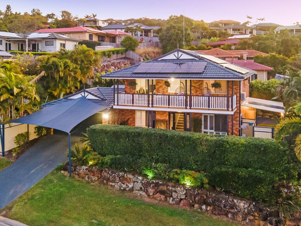 29 Heatons Cres, Pacific Pines, QLD 4211