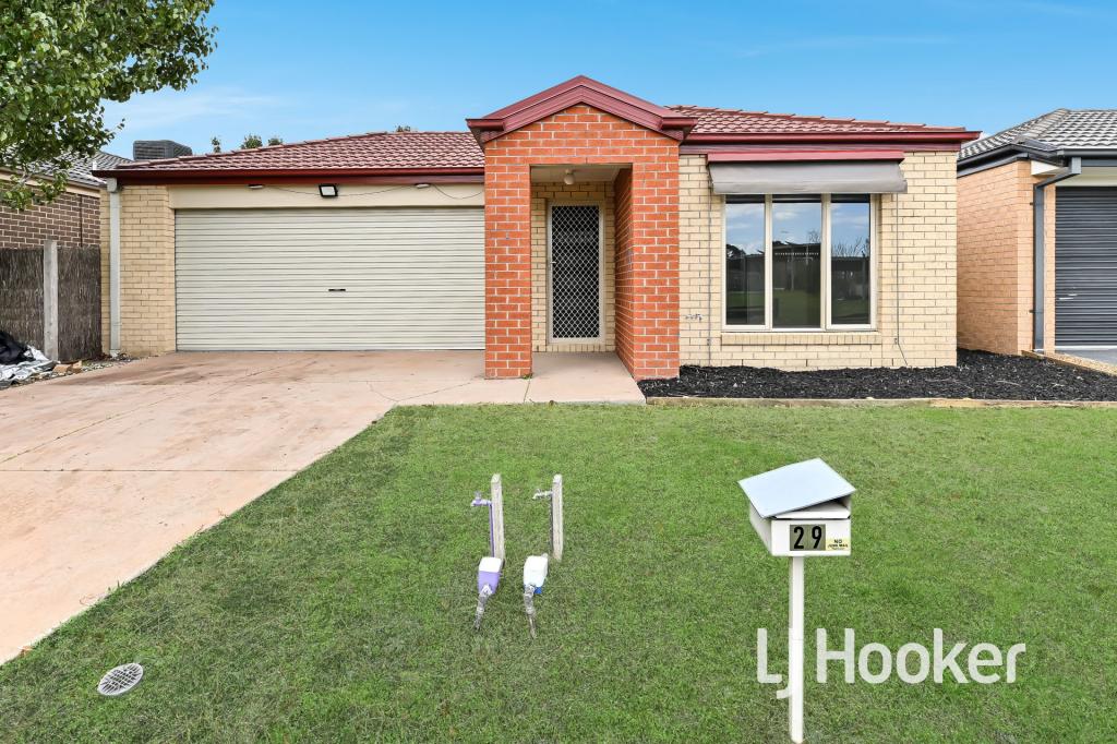 29 Ardent Cres, Cranbourne East, VIC 3977