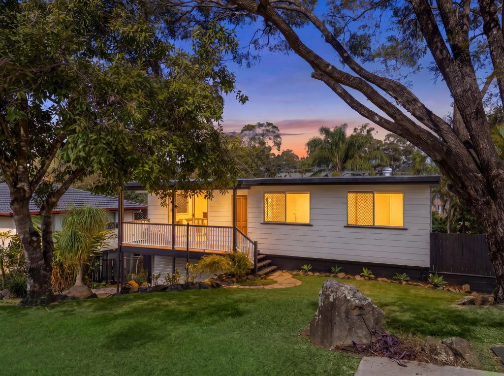 8 Tarnook Dr, Ferny Hills, QLD 4055