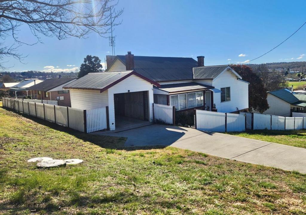 16s Middle St, Walcha, NSW 2354