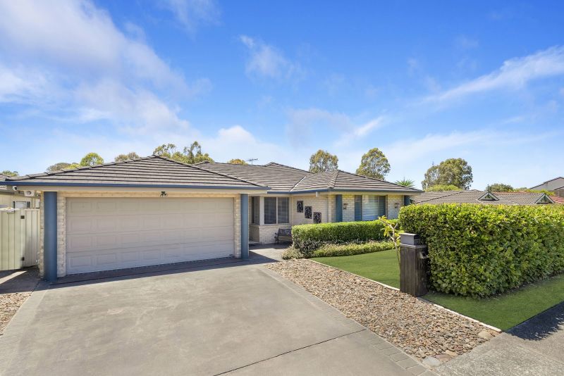 12 RIDGEWOOD DR, WOONGARRAH, NSW 2259