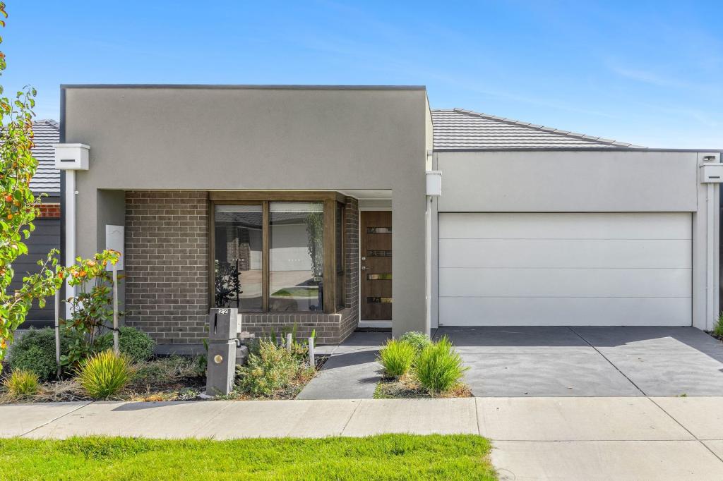 22 HOLLEY CRES, ARMSTRONG CREEK, VIC 3217