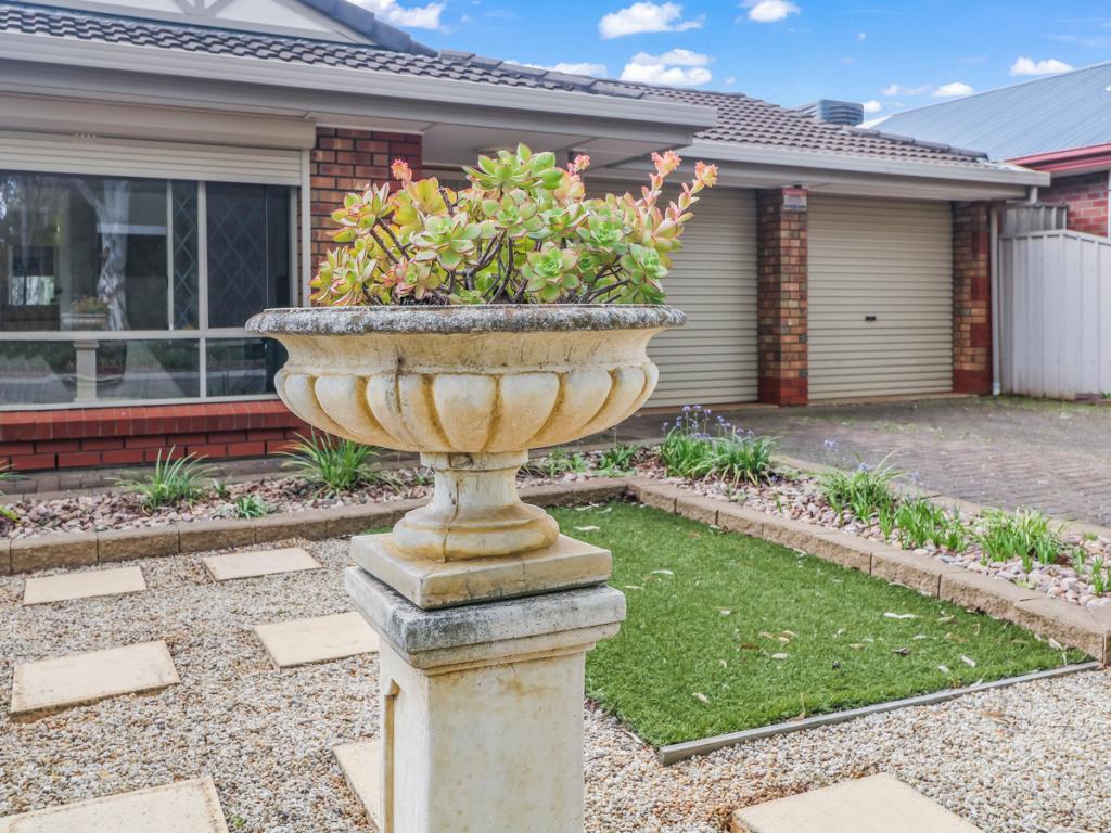 4 Tone Ct, Craigmore, SA 5114