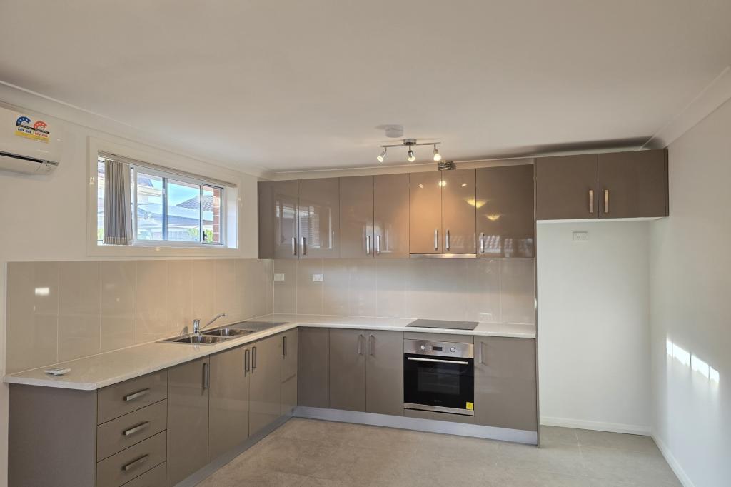 17a Nineveh Cres, Greenfield Park, NSW 2176