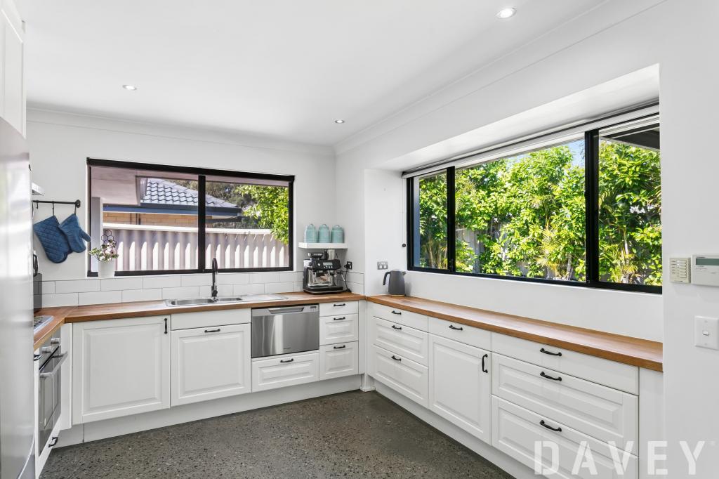 4 Sullivan Rd, Duncraig, WA 6023