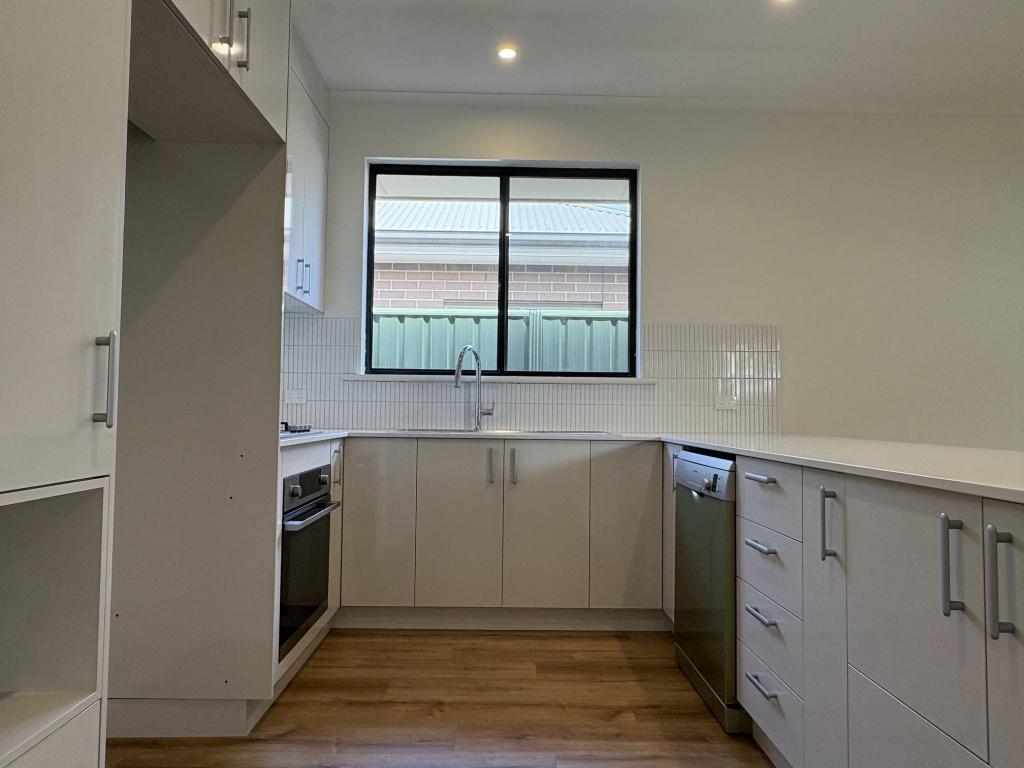 18 Adeline St, Mawson Lakes, SA 5095