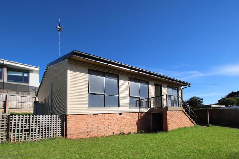 2/21 BARKLY ST, WARRNAMBOOL, VIC 3280