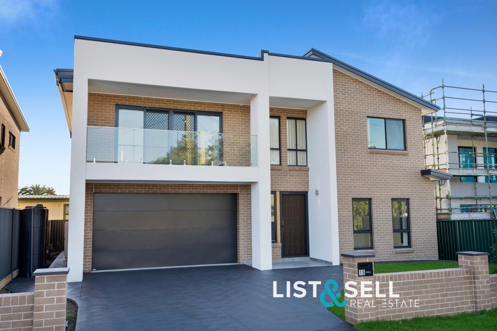 15 Cedric St, Macquarie Fields, NSW 2564