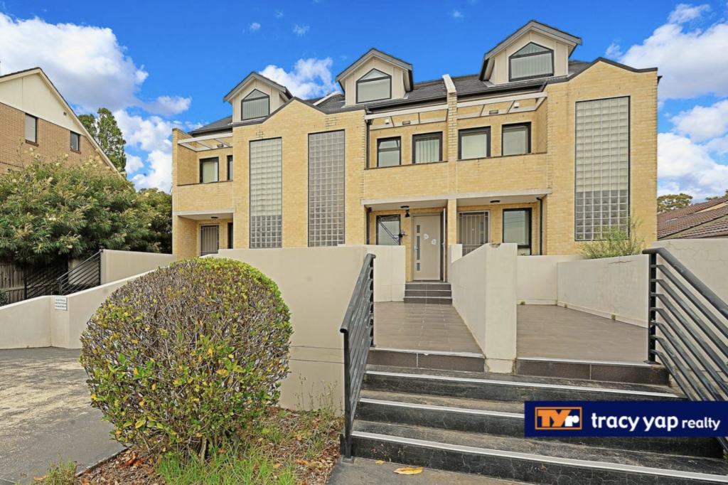 2/143 CARLINGFORD RD, CARLINGFORD, NSW 2118
