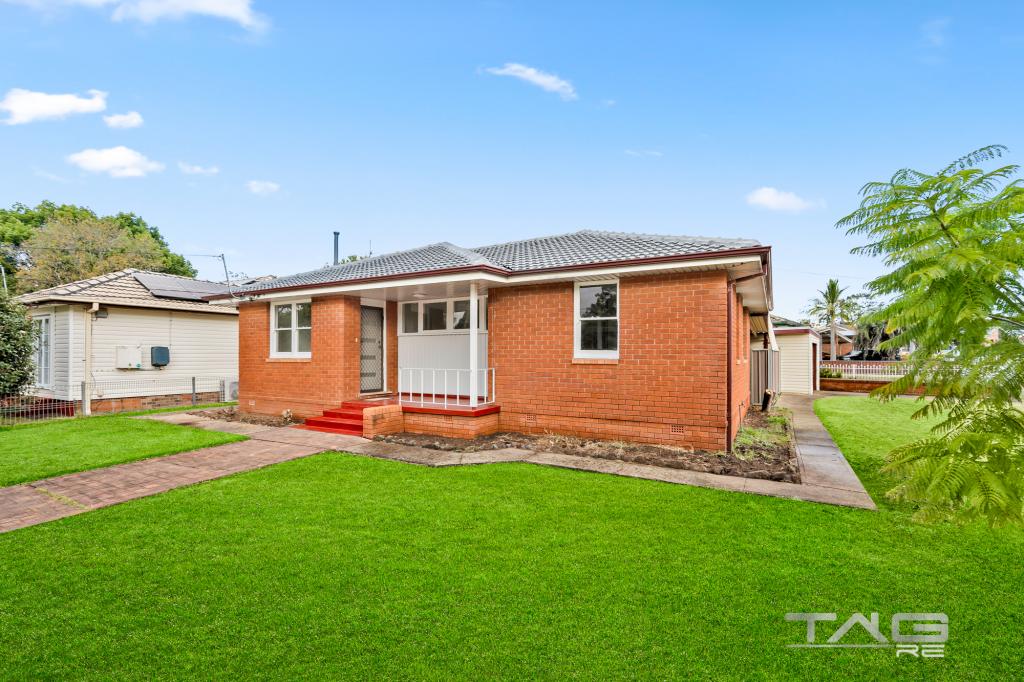 32 PITCAIRN AVE, LETHBRIDGE PARK, NSW 2770