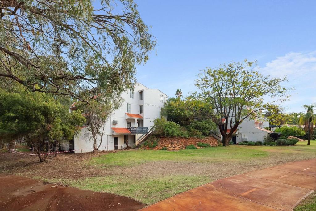 143/12 WALL ST, MAYLANDS, WA 6051