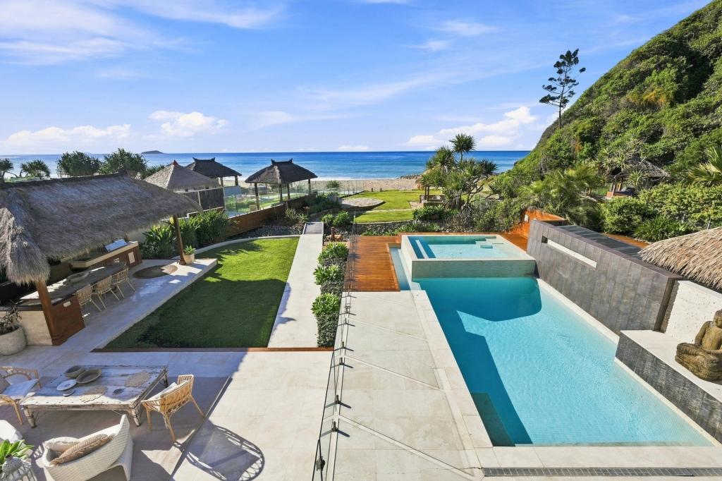 10 Beachfront Cl, Sapphire Beach, NSW 2450