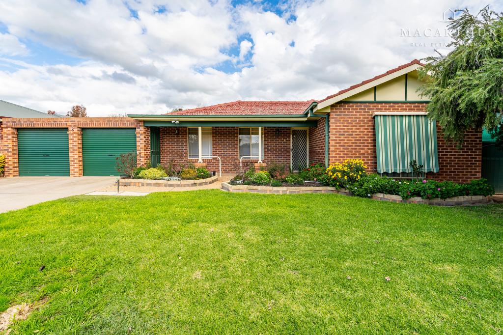 8 Yentoo Dr, Glenfield Park, NSW 2650