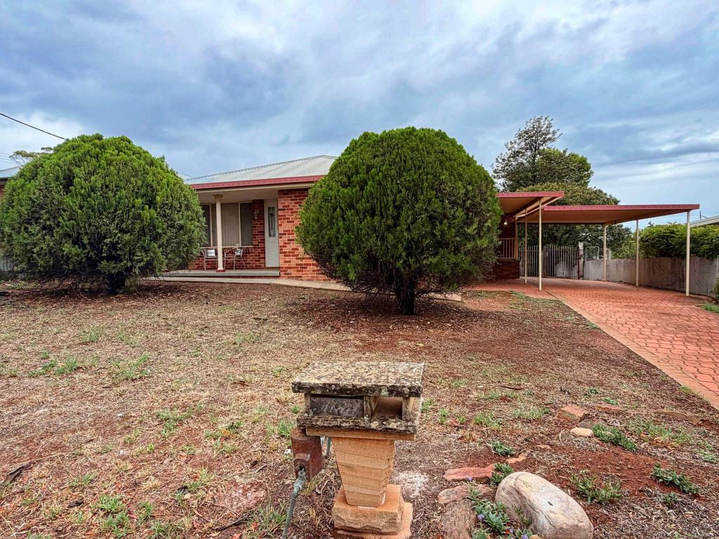 13 Dalley St, Parkes, NSW 2870