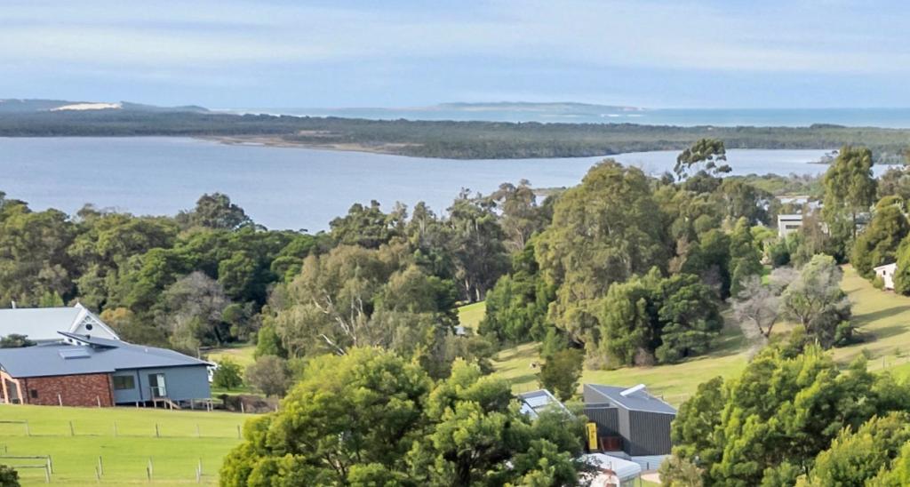 65 Angophora Dr, Mallacoota, VIC 3892