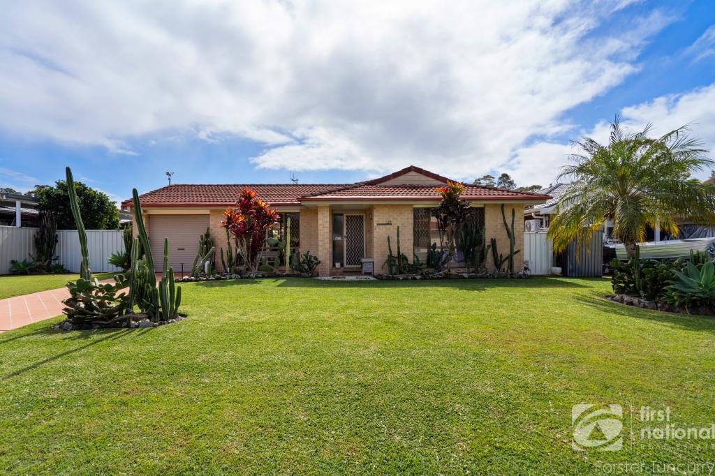 21 Christian Cres, Forster, NSW 2428