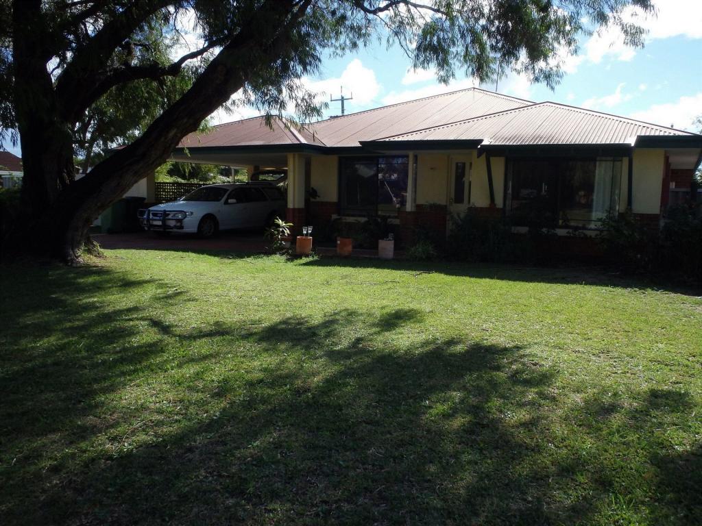 37 Hadfield Ave, West Busselton, WA 6280