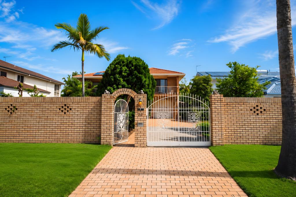 22 Bombala St, Broadbeach Waters, QLD 4218