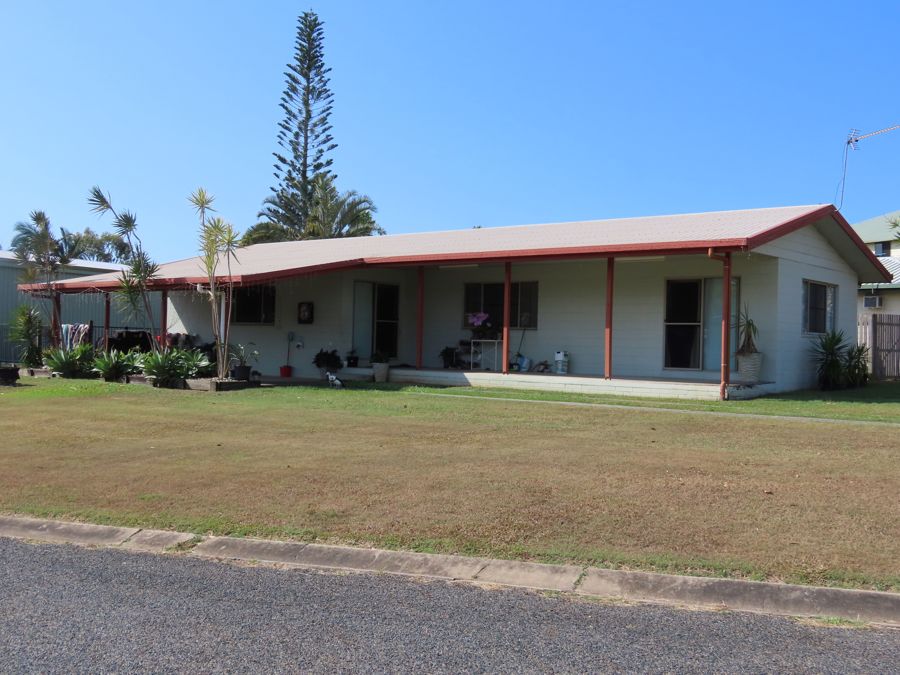 8 MURPHY ST, SEAFORTH, QLD 4741