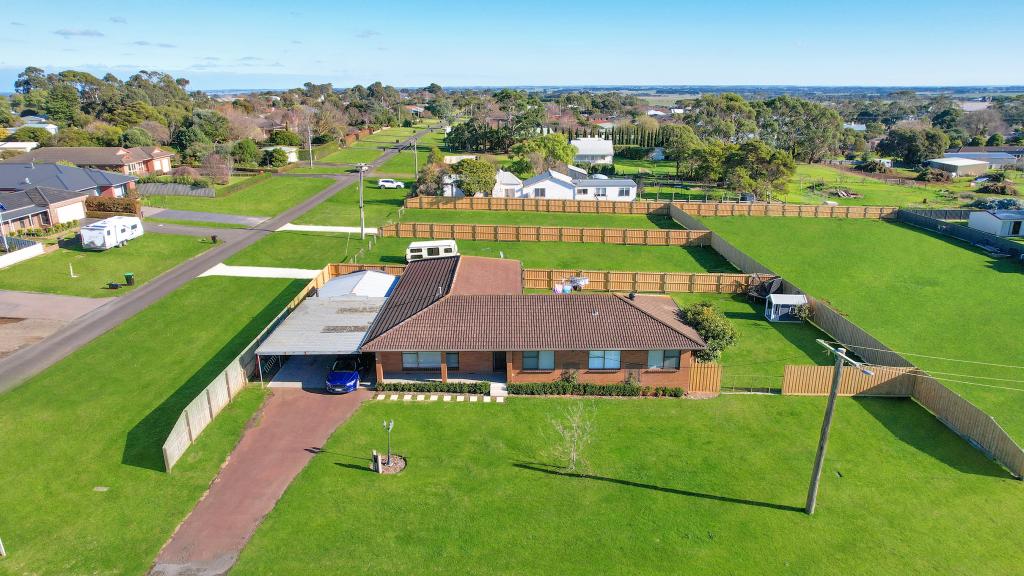 37 Lake St, Koroit, VIC 3282