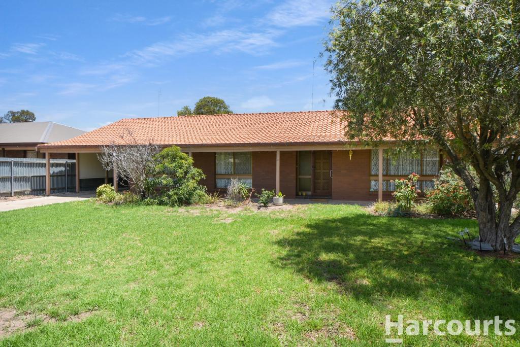 18 DEVEREUX ST, WARRACKNABEAL, VIC 3393