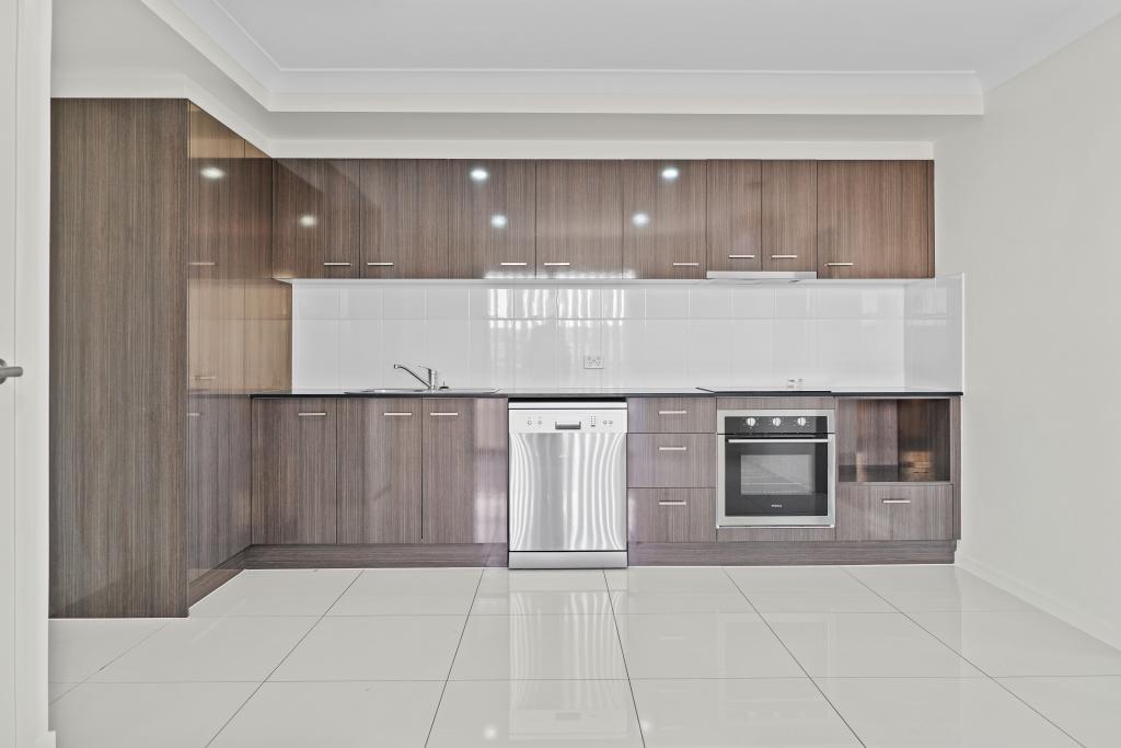 2/45 MYRTLEFORD CRES, CAMBOOYA, QLD 4358